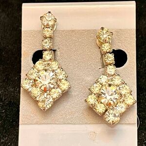 Silver Rhinestone Crystal Drop Earrings Screw Backs 40s 50s Coquette Girl Formal